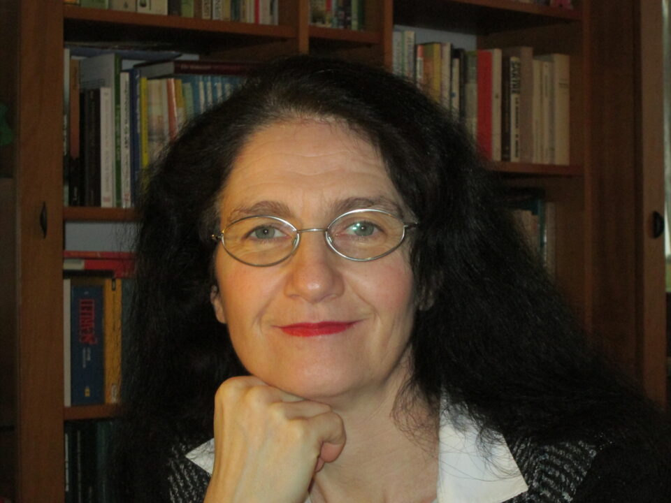 Foto dell'autrice del romanzo La Collana Dei Due Ciondoli